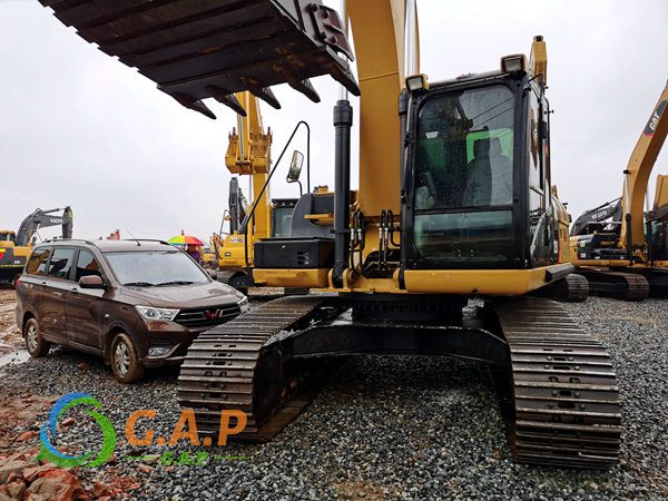 Caterpillar 329D excavator