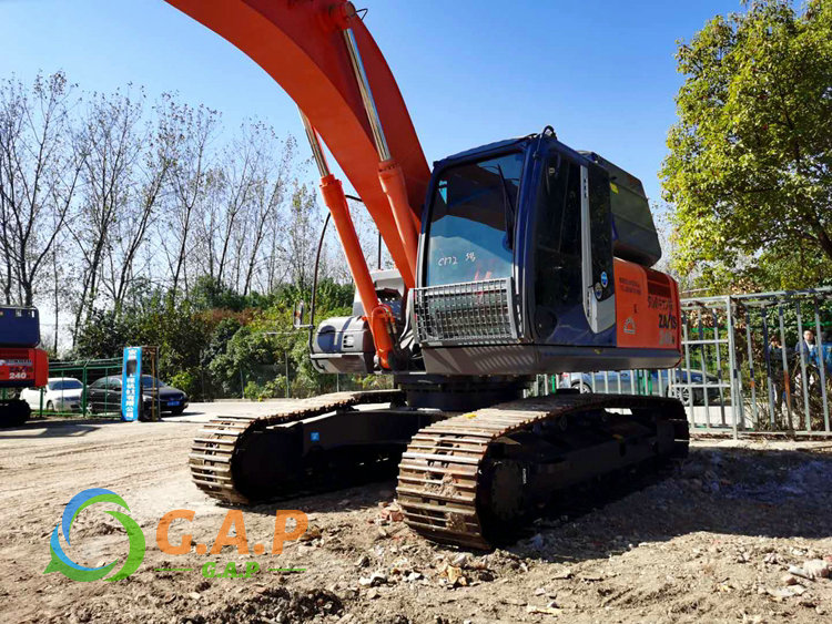 Hitachi ZX240-3 excavator