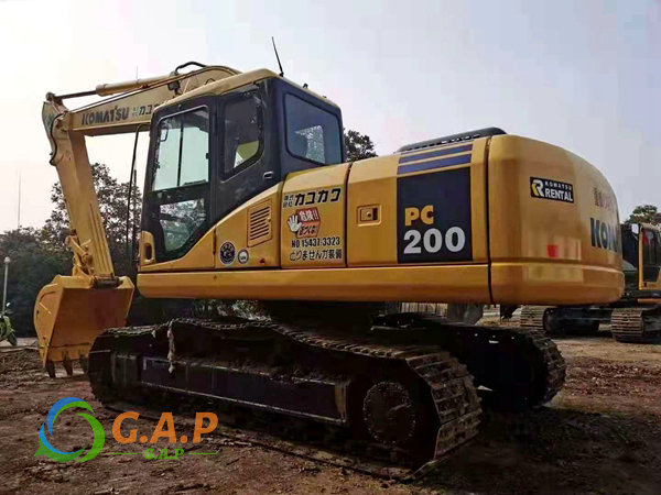 Komatsu PC200-7 excavator