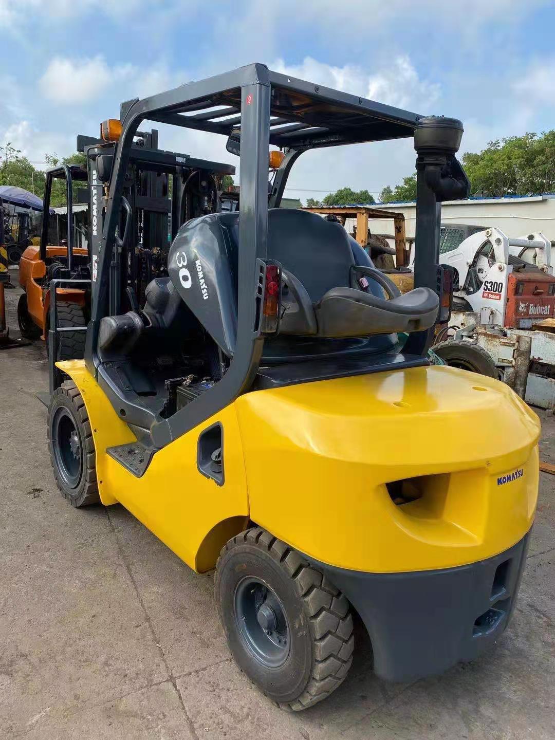 komatsu 3ton forklift with 3 stage