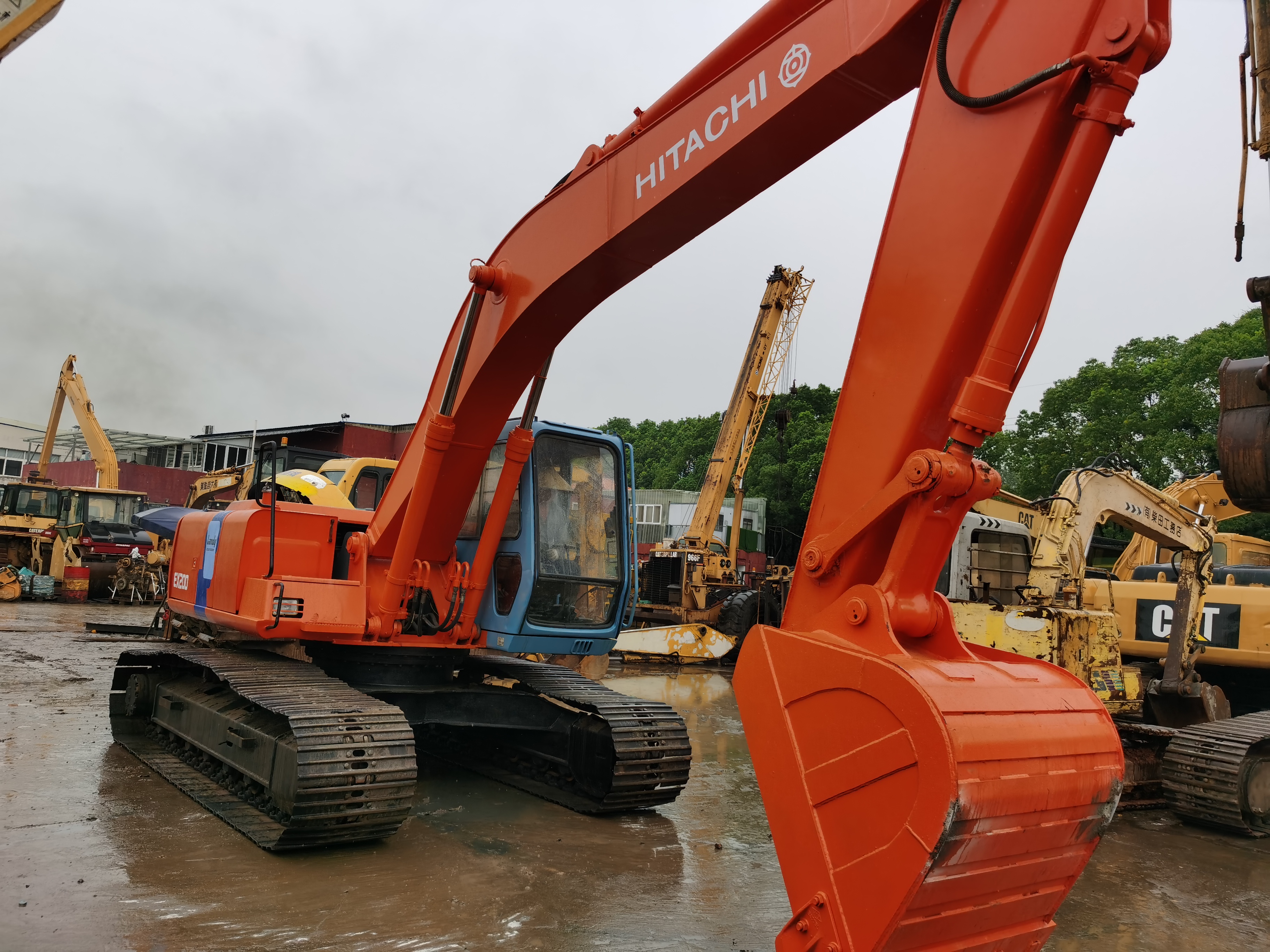 Hitachi EX200-3 Excavator