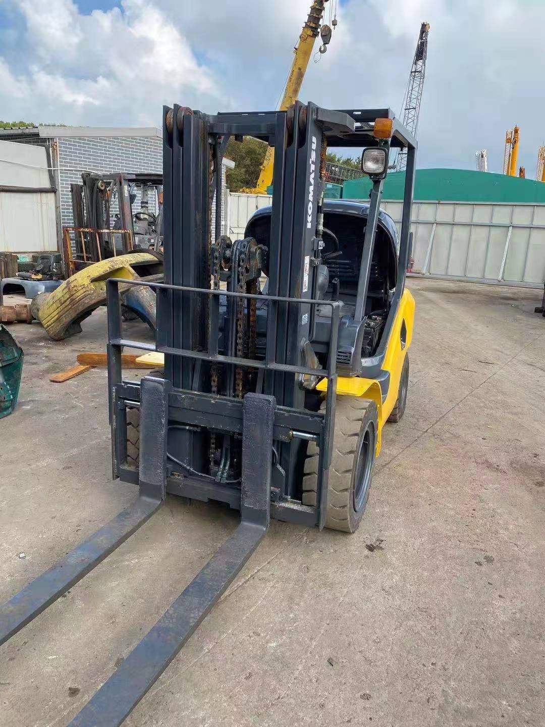 komatsu 3ton forklift with 3 stage