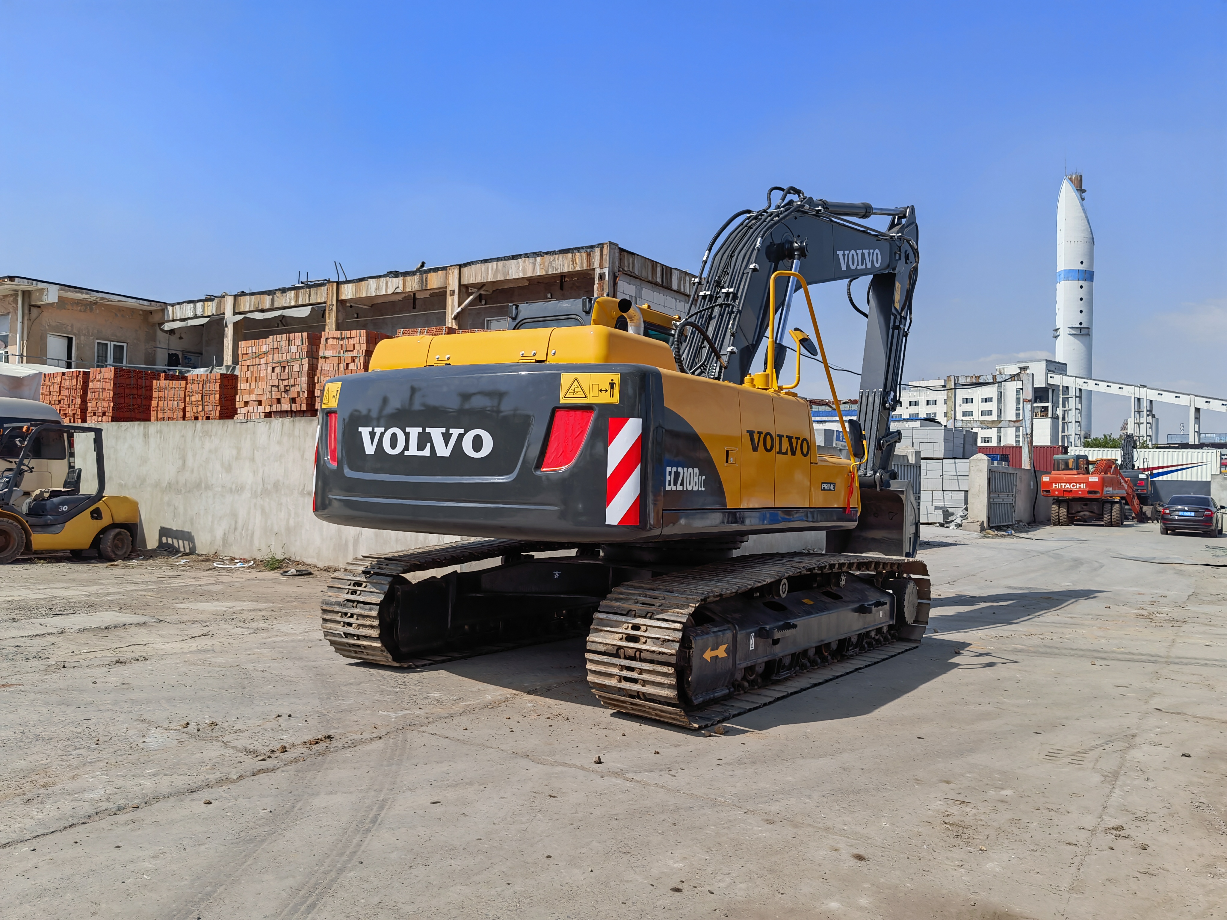 VOLVO EXCAVATOR EC210BLC