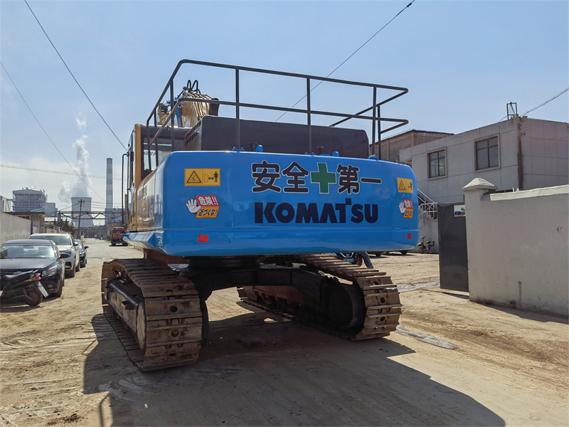 Komatsu PC450-8 Excavator
