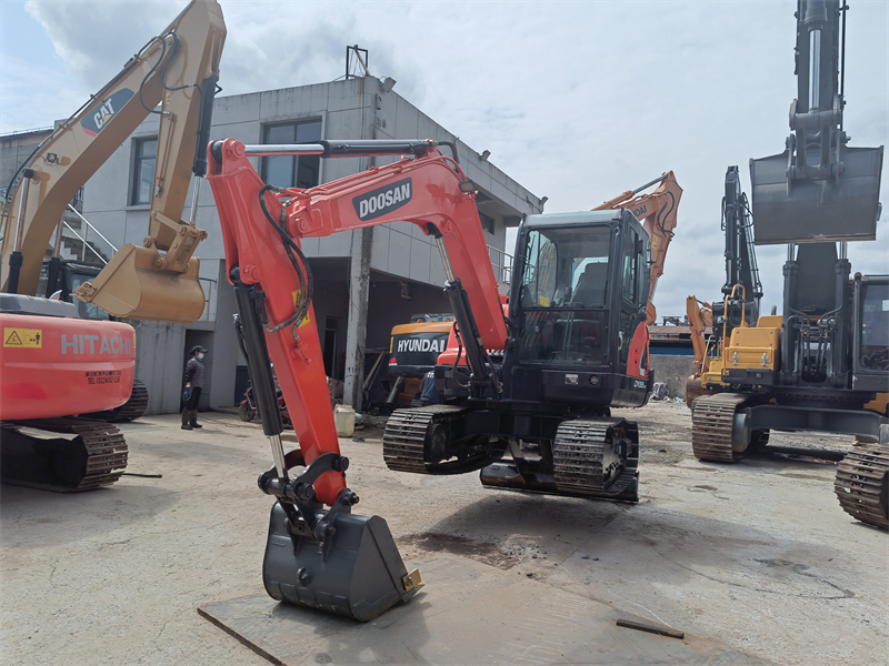 used excavator doosan dx55 small size