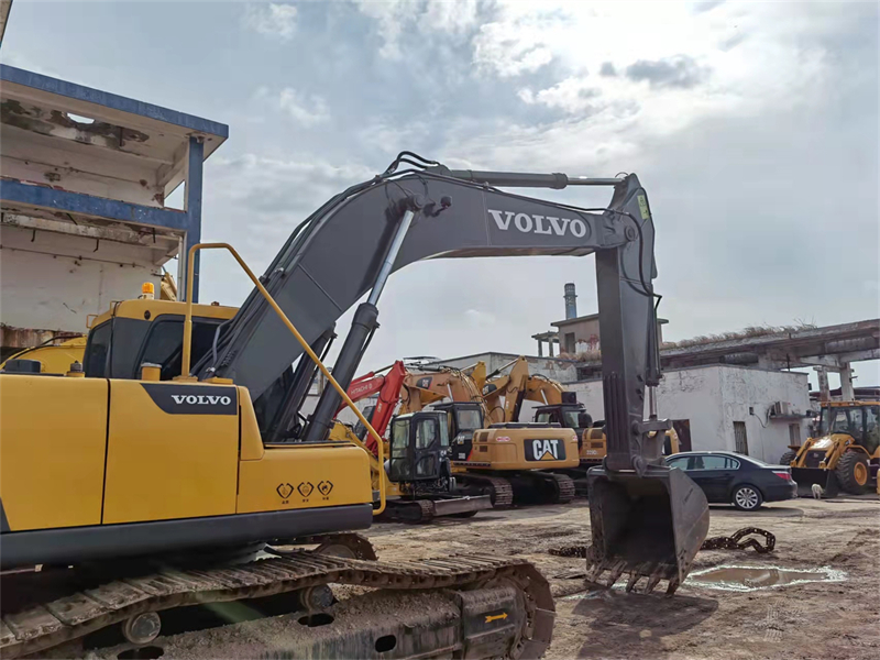 Volvo 290B Excavator