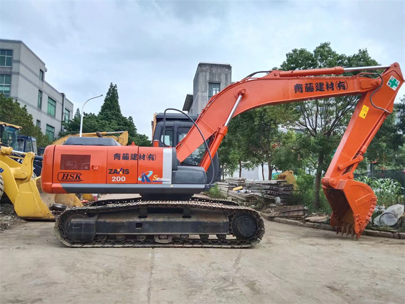 Hitachi Zaxis 200-3 excavator