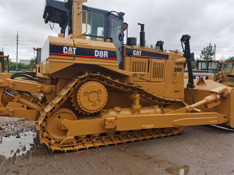 Cat D8R bulldozer