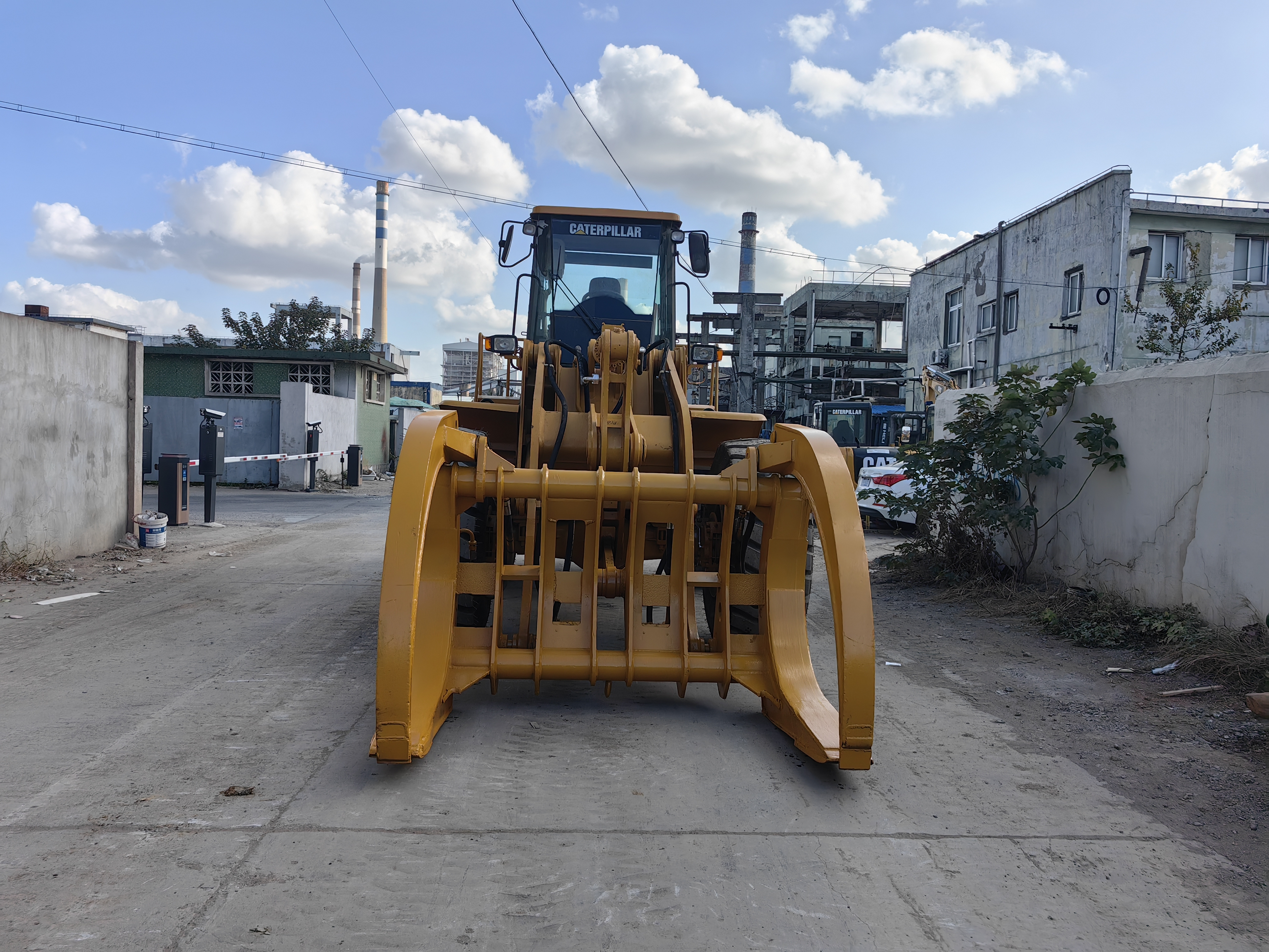 used loader cat 966h with clamp