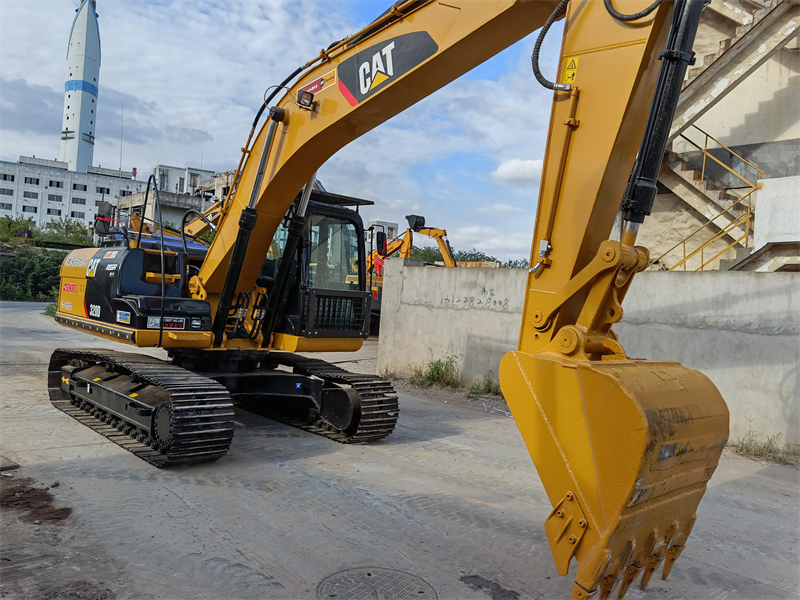 Caterpillar 320D excavator