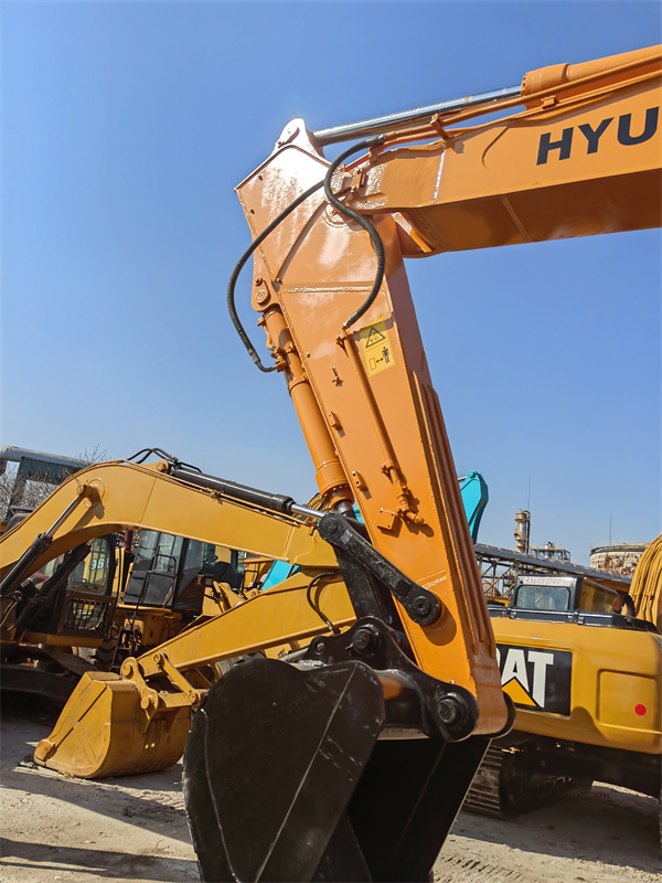 Hyundai 305LC-9T Excavator