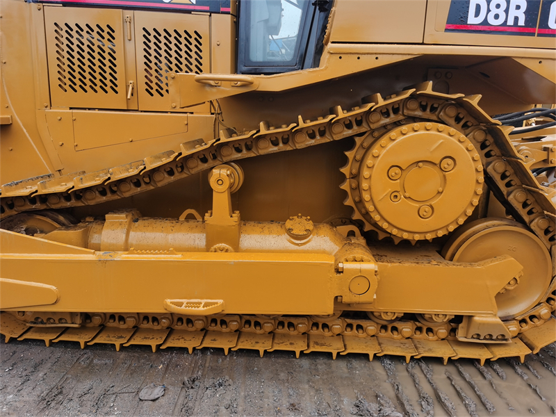 Cat D8R bulldozer