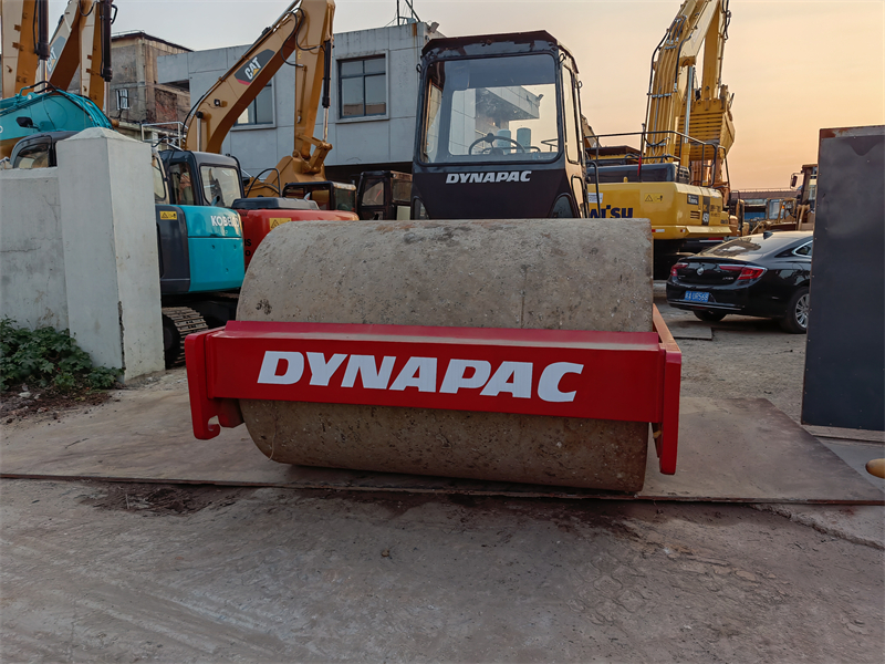 Dynapac road roller CA301d