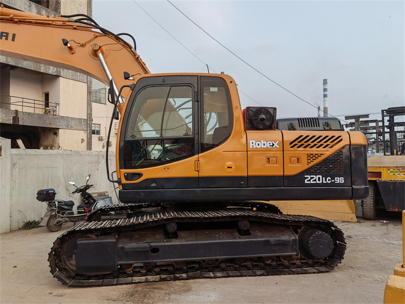 Used Hyundai 220Lc-9 Excavator