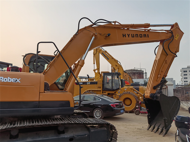 Used Hyundai 220Lc-9 Excavator