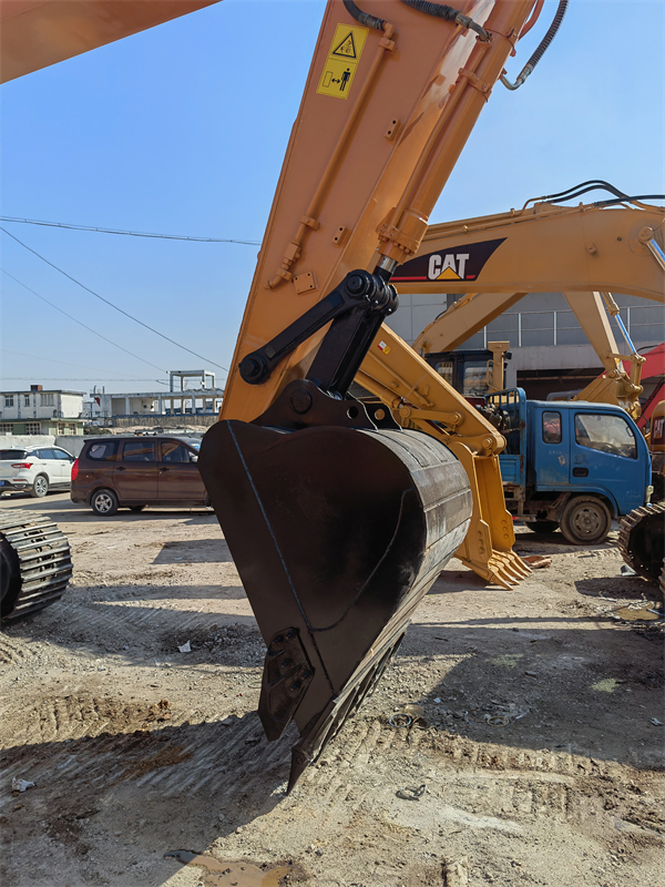 Hyundai 305LC-9T Excavator