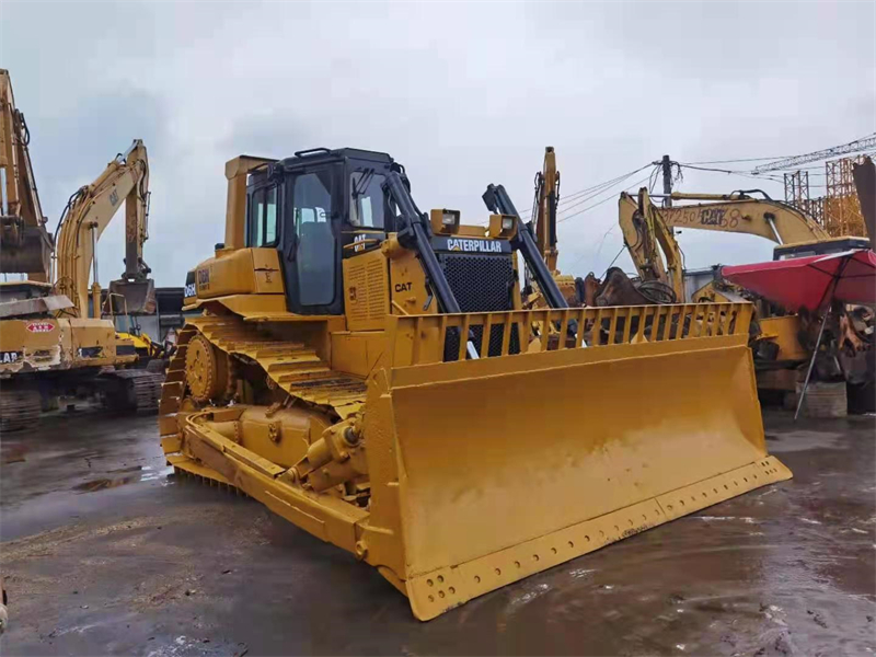 Caterpillar D6h Bulldozer