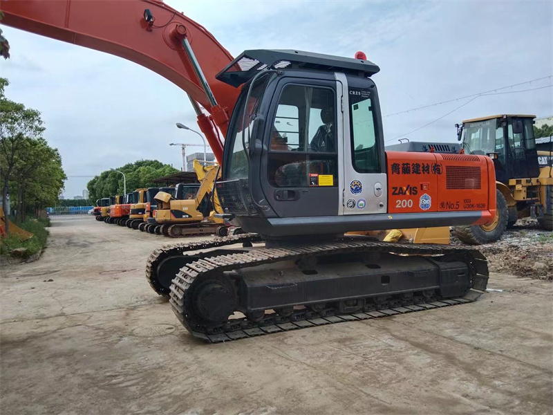 Hitachi Zaxis 200-3 excavator