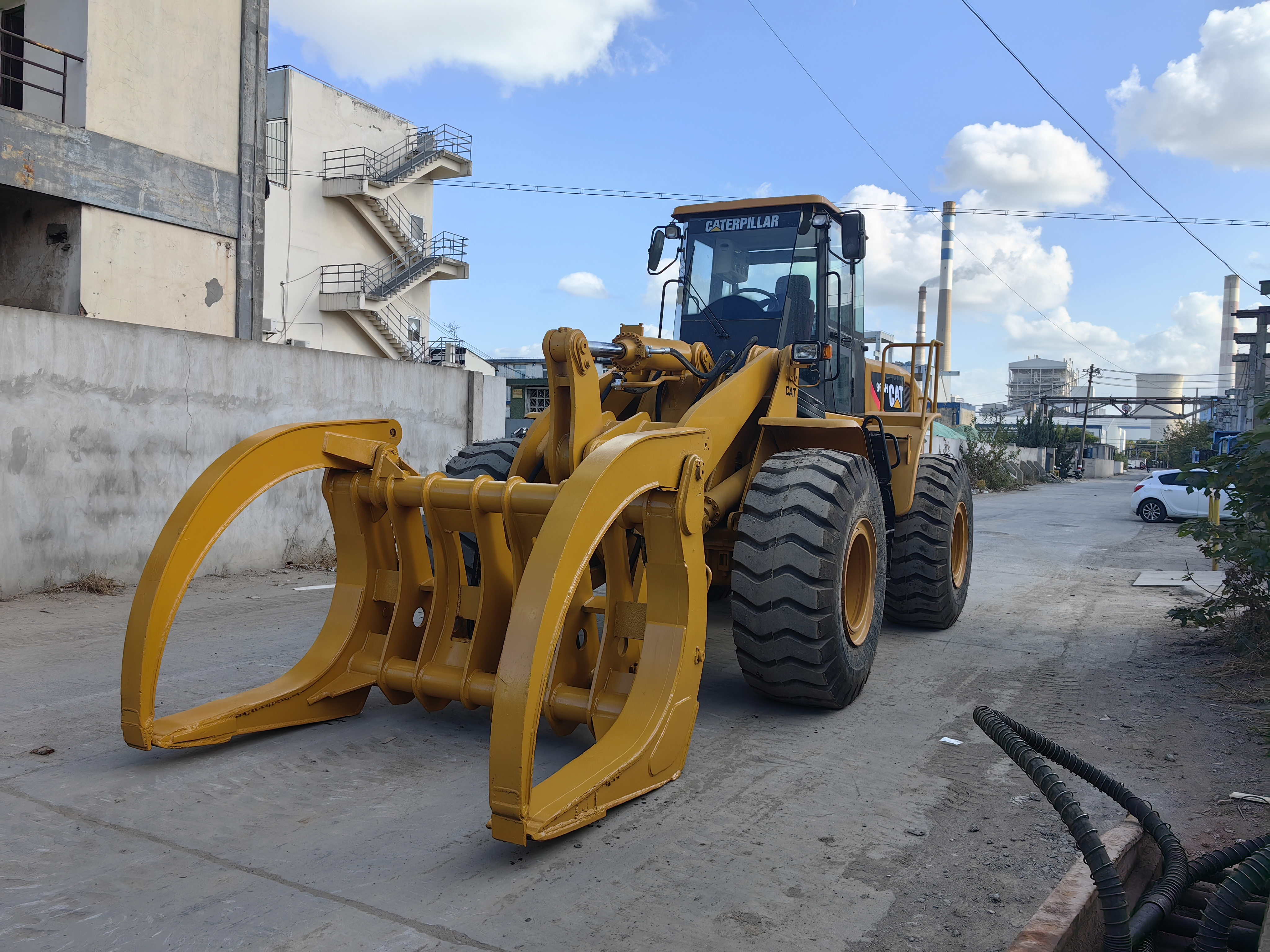 used loader cat 966h with clamp