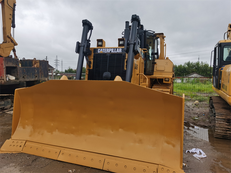 Cat D8R bulldozer