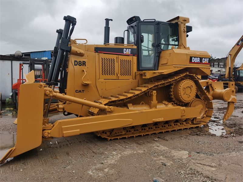 Cat D8R bulldozer