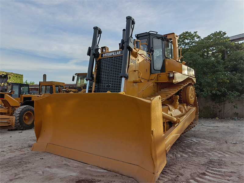 Cat bulldozer D8r 