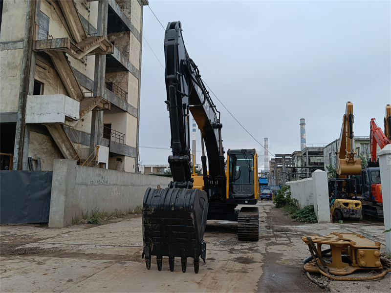 used volvo ec210b excavator