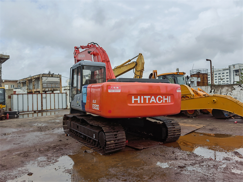 Hitachi EX200-3 Excavator