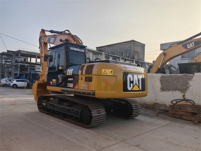 Used caterpillar 320d excavator 20tons