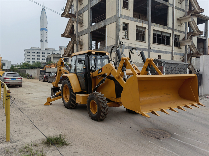 Cat 432E backhoe loader