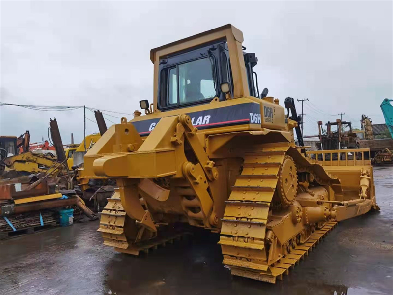 Caterpillar D6h Bulldozer