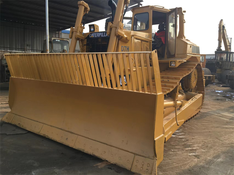 Cat d7h bulldozer