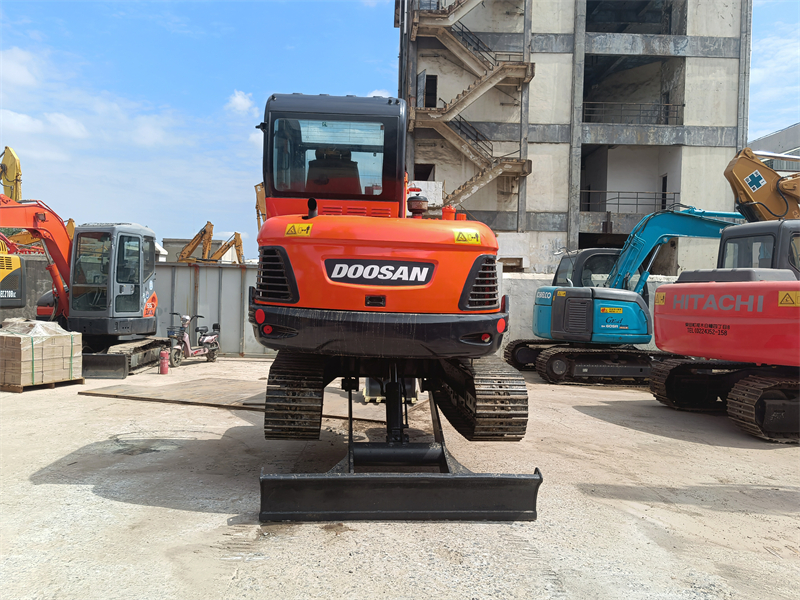 used excavator doosan dx55 small size