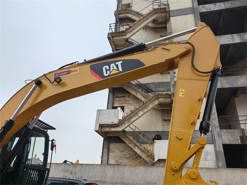 Caterpillar 320d excavator