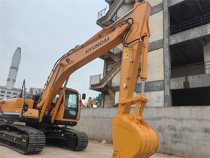 hyundai 220LC-9S crawler excavator