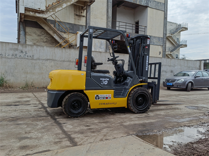 3ton lift 4.5m komatsu forklift