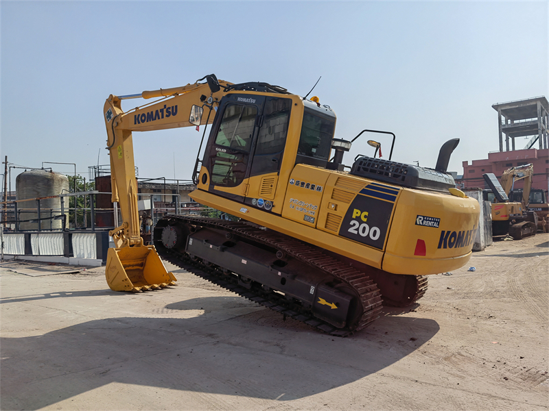 used excavator komatsu PC200-8 