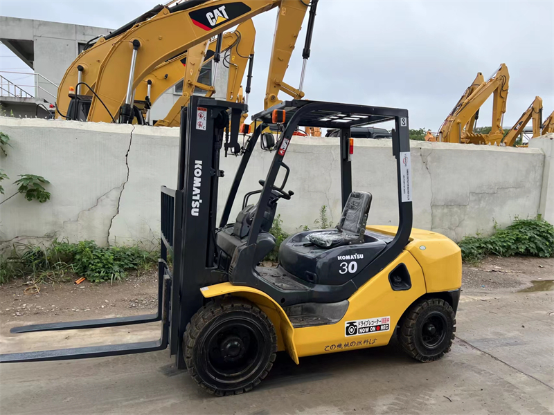 komatsu forklift FD30-17 3ton 4.5m lift