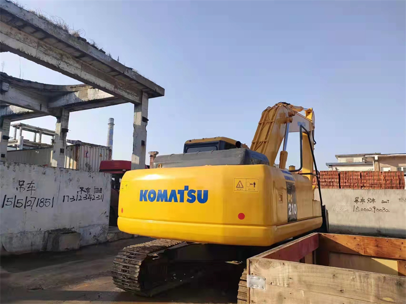 Komatsu PC210-7 Excavator