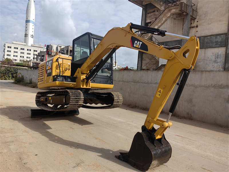 Cat 305 mini excavator