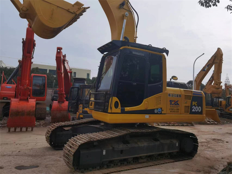 Komatsu PC200-8 excavator