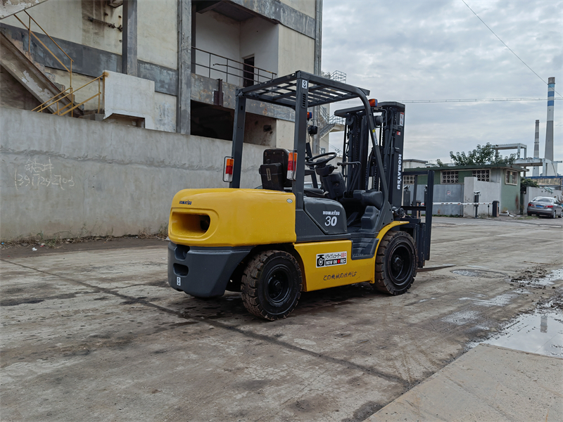 3ton lift 4.5m komatsu forklift