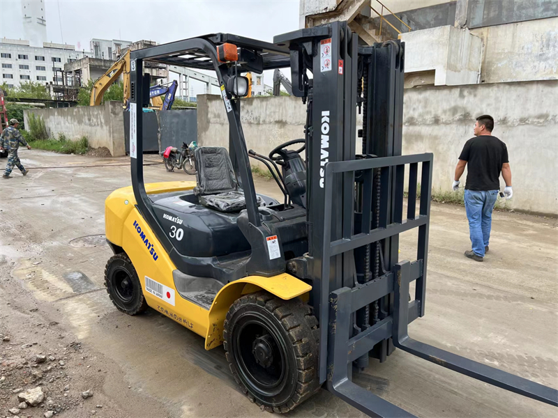 komatsu forklift FD30-17 3ton 4.5m lift