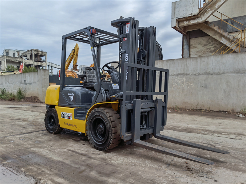 3ton lift 4.5m komatsu forklift