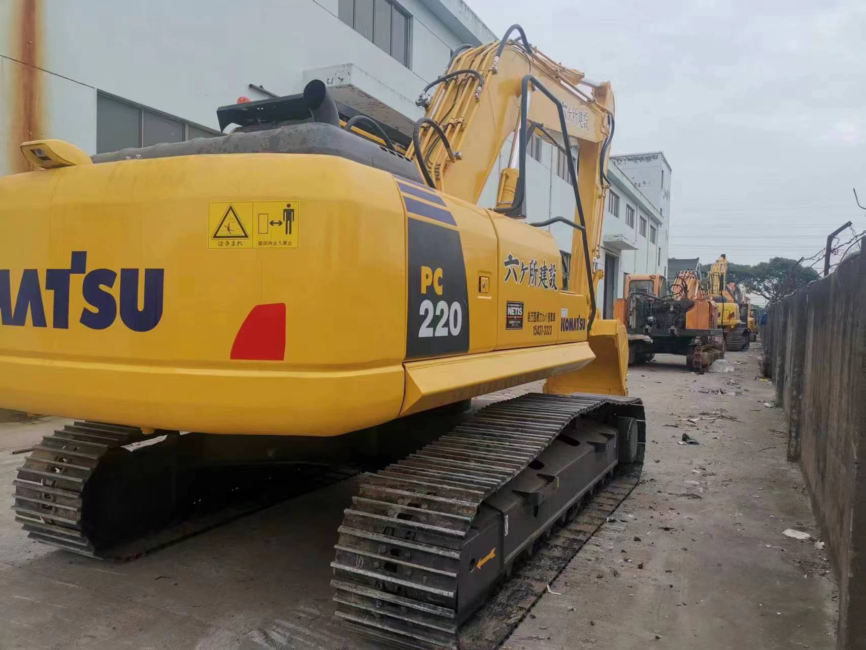 komatsu pc220 excavator 