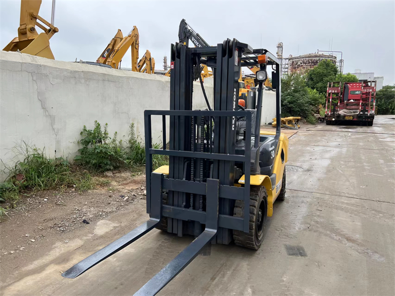 komatsu forklift FD30-17 3ton 4.5m lift