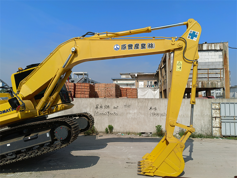 used excavator komatsu PC200-8 