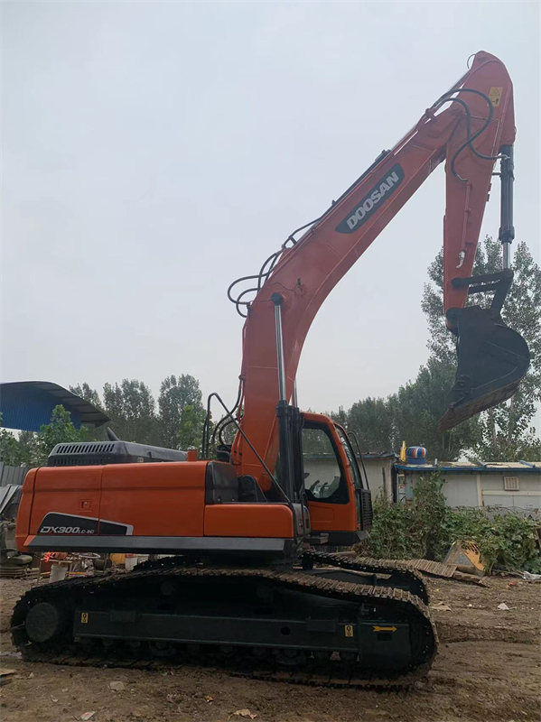 Doosan DX300 Excavator