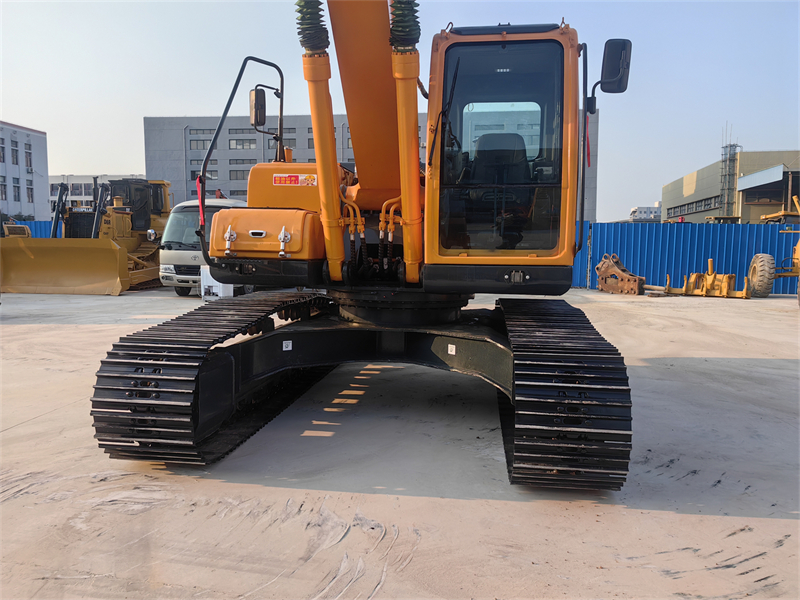 220LC-9S Hyundai Excavator on sale