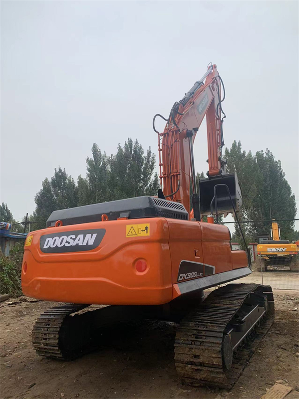 Doosan DX300 Excavator